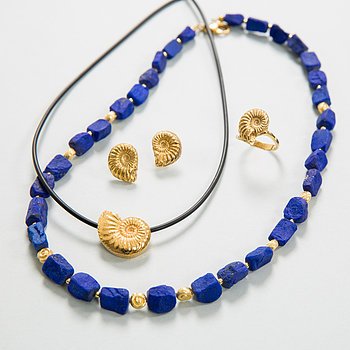 Ammonitenschmuck | Lapis lazuli mit Ammoniten in 750er Gold