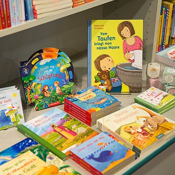 Kinder- und Jugendbücher | Wir bieten eine große Kinder- und Jugendbuchabteilung mit schöner Spielecke