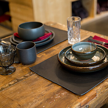 Geschirr | Teller, Tassen, Schüsseln aus Bambus und Maismehl oder Keramik in nordischem Design