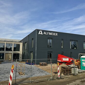 Leuchtreklame | Profilbuchstaben und Logos mit integrierter LED Beleuchtung ist heut zutage aus der Werbetechnik nicht mehr wegzudenken. Wir planen und realisieren Ihr Projekt von der Idee bis zur Montage.
