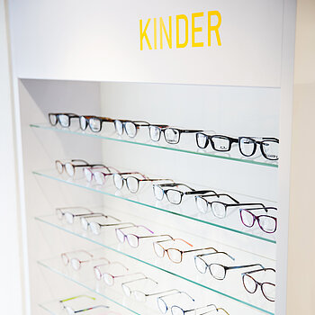 Kinderbrillen | Besonderes Augenmerk auf Augenglasbestimmung und Anpassung von Kinderbrillen; Auch Prismenmessung bei Kindern möglich